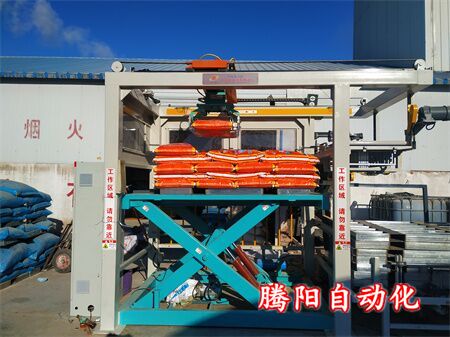 大米高位碼垛機處理雙線碼垛工作節約人工成本