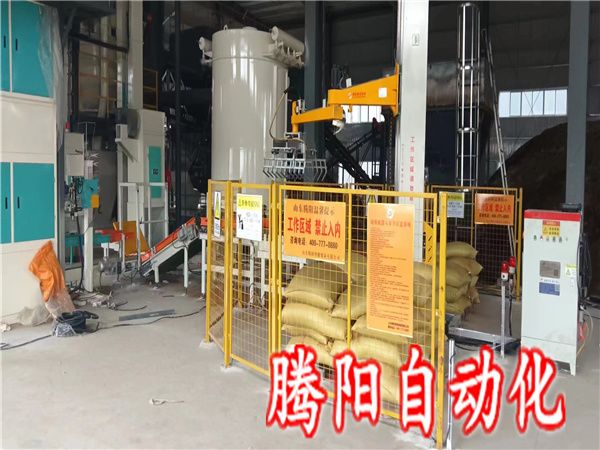 想要投資低還要實(shí)現(xiàn)自動化就用立柱碼垛機(jī)